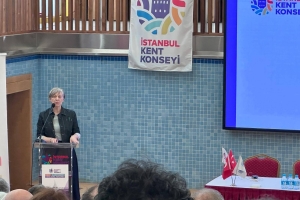 İstanbul Kent konseyi Yönetiminde Turan Sayar